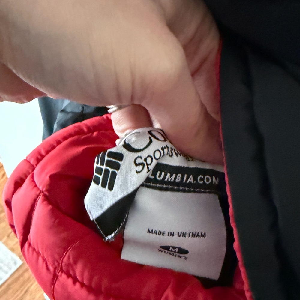 Columbia Reversible Puffer Vest – University of Georgia Bulldogs Womens Size M - Picture 6 of 6